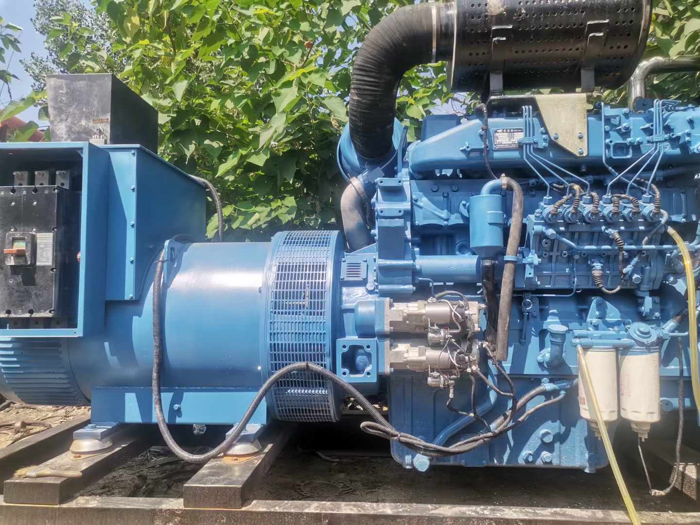 解放详细说明降低 800kW 柴油发电机输出电流波动的方法