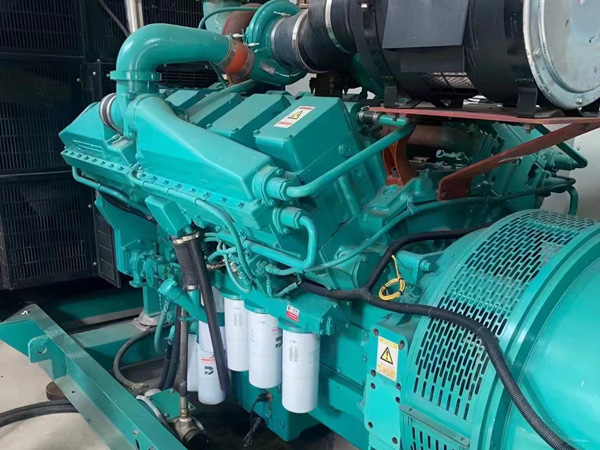 解放更换100kW柴油发电机组机油时，需要注意哪些事项？